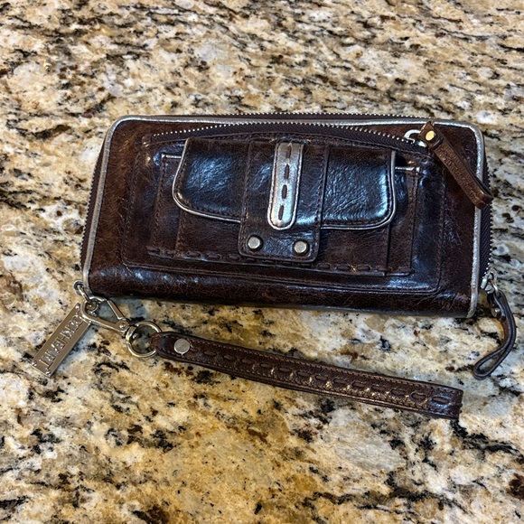 Brown leather Lockheart wristlet - Picture 1 of 10